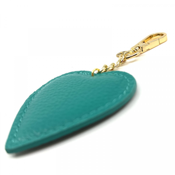 Trixi Gronau leather key fob Coeur green  side